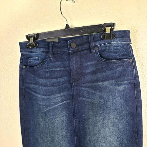 Women's BlankNYC NWT Denim Stretchy Pencil Skirt Waist Size 26/XS/Small - Picture 4 of 13